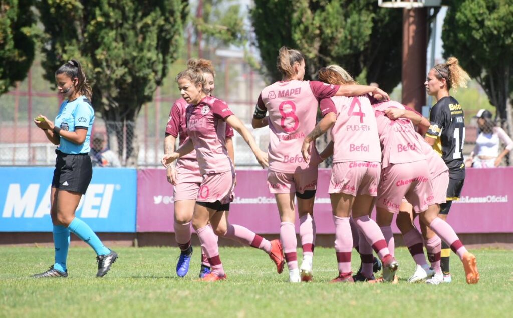 Lanus-femenino-festejo