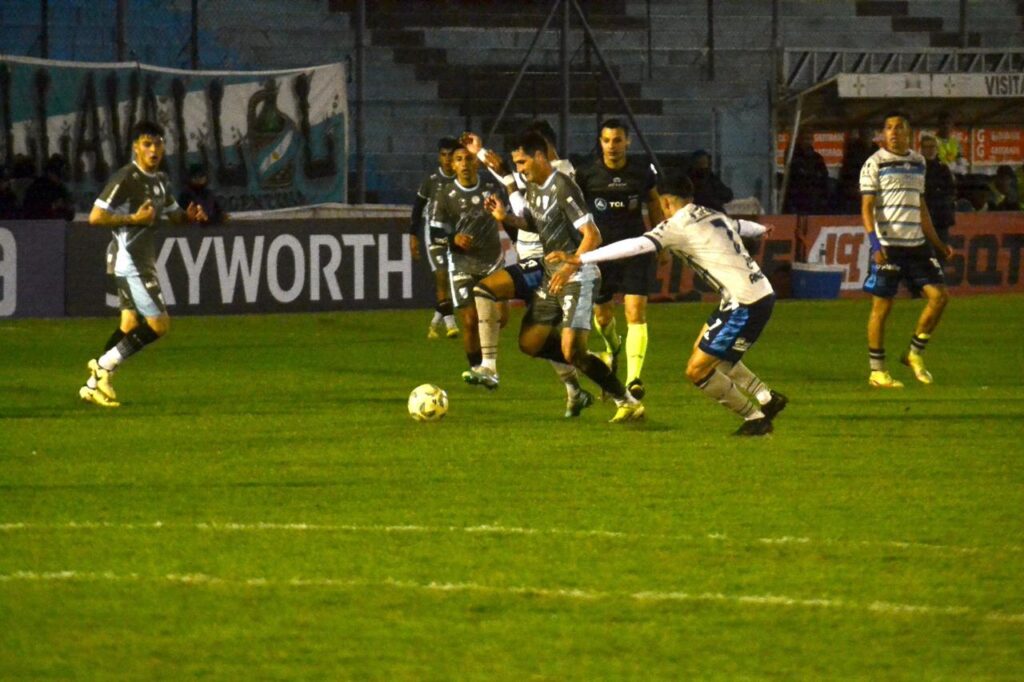 Partido luchado entre Temperley y San Telmo Fuente X TemperleyOK